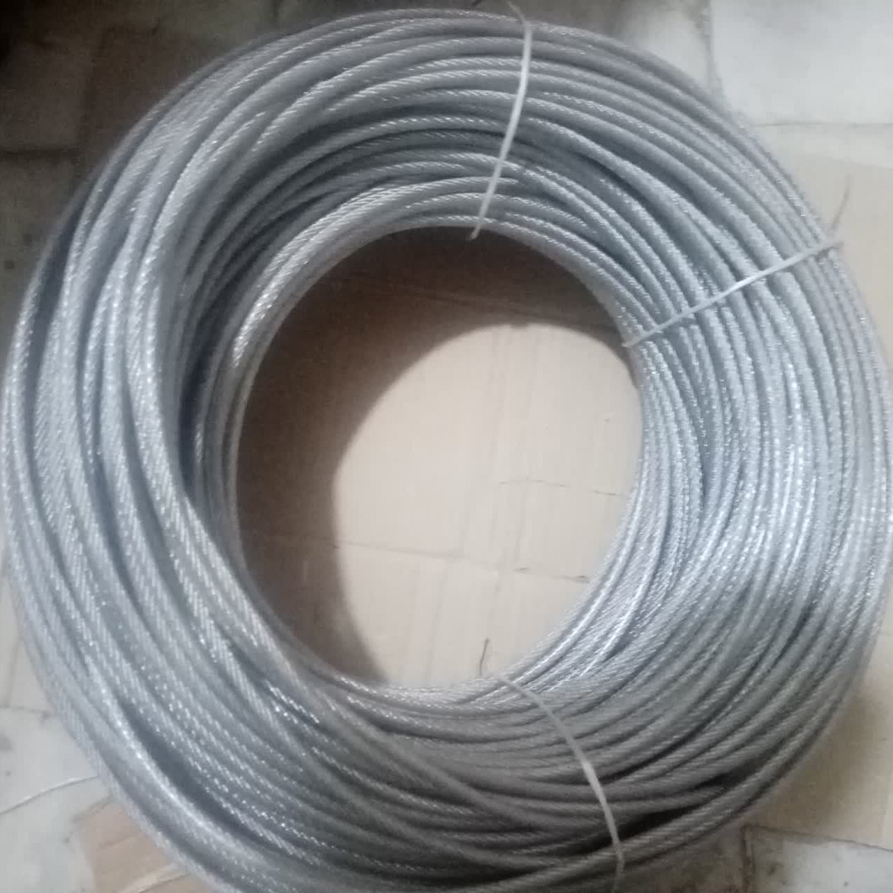سیم بکسل سایز 3 روکشدار بی رنگ ( 4 متری )