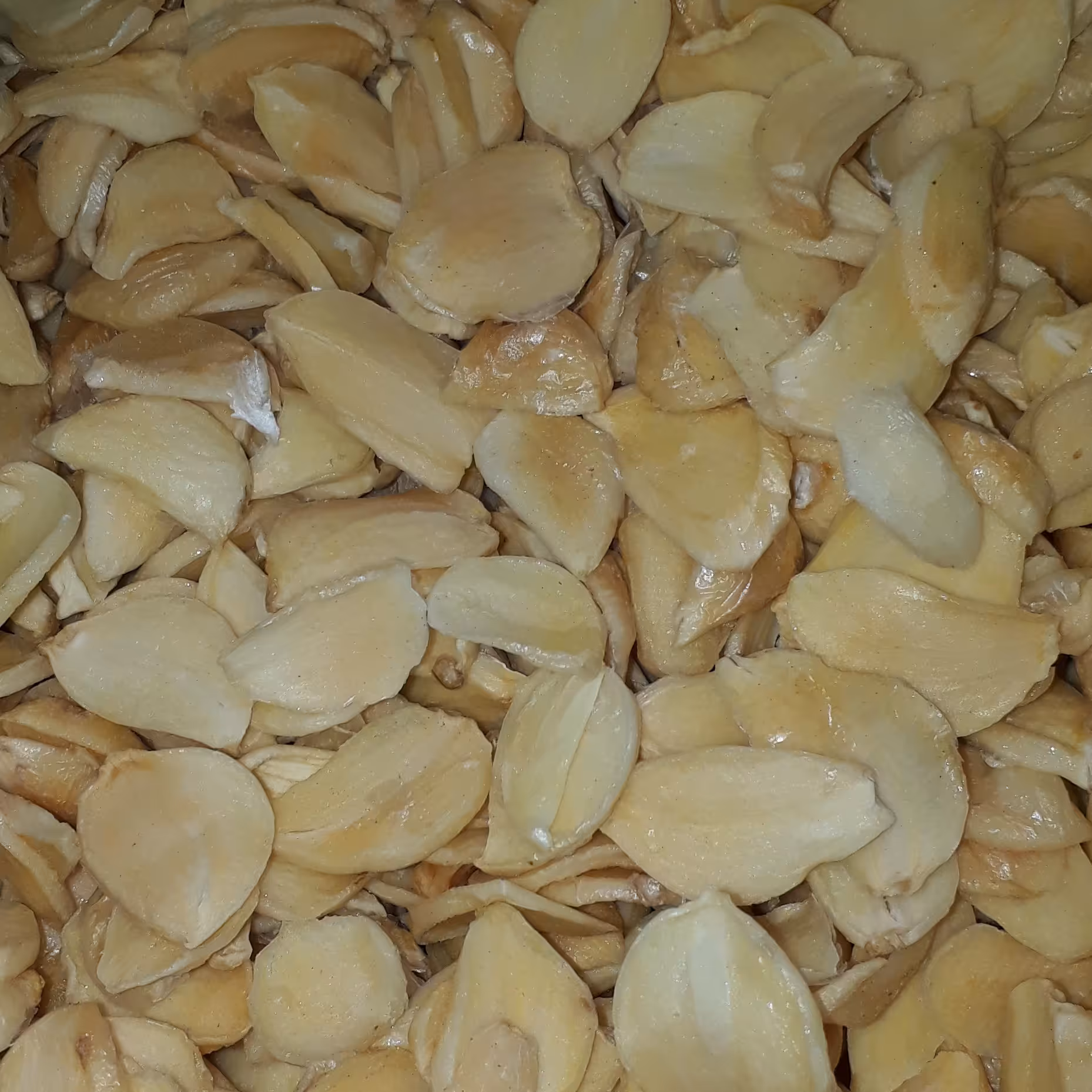 موسیر خشک پولکی  100 گرمی ، ما در فضایی تمیز و پاک تقریبا همه رو یک دست خرد کرده و در آفتاب تابستان خشک کردیم .