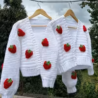 ژاکت دخترانه دستبافت قلاب بافی شده طرح تمشک