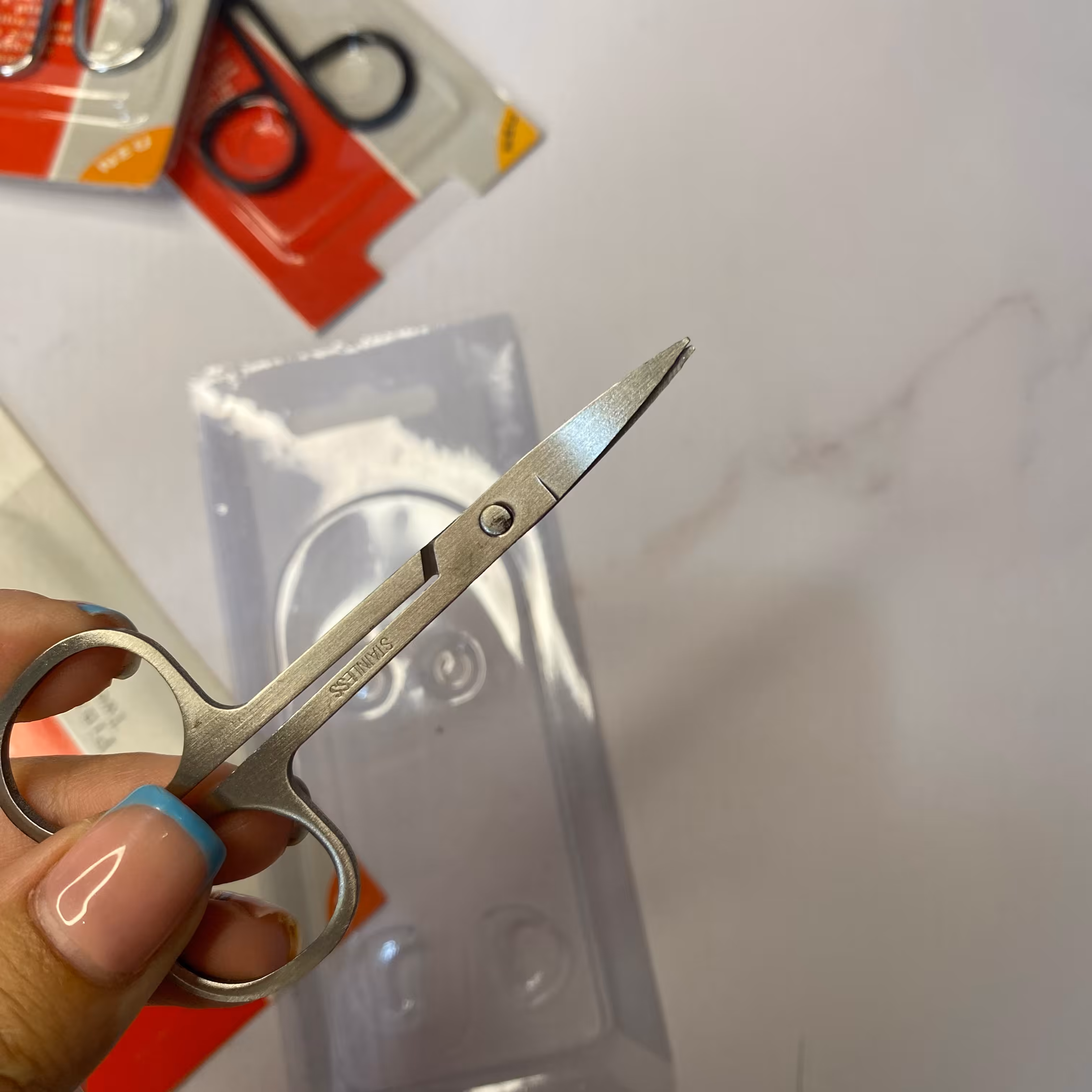 قیچی ابرو اف اند ال مدل تیتانیوم