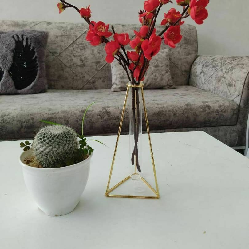 گلدان مثلث طلایی