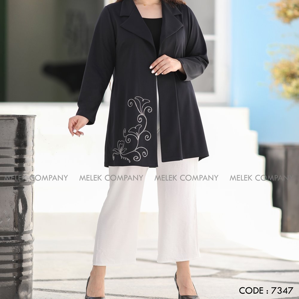 مانتوکتی مجلسی یقه انگلیسی جلوباز گلدوزی شده تک رنگ مشکی
