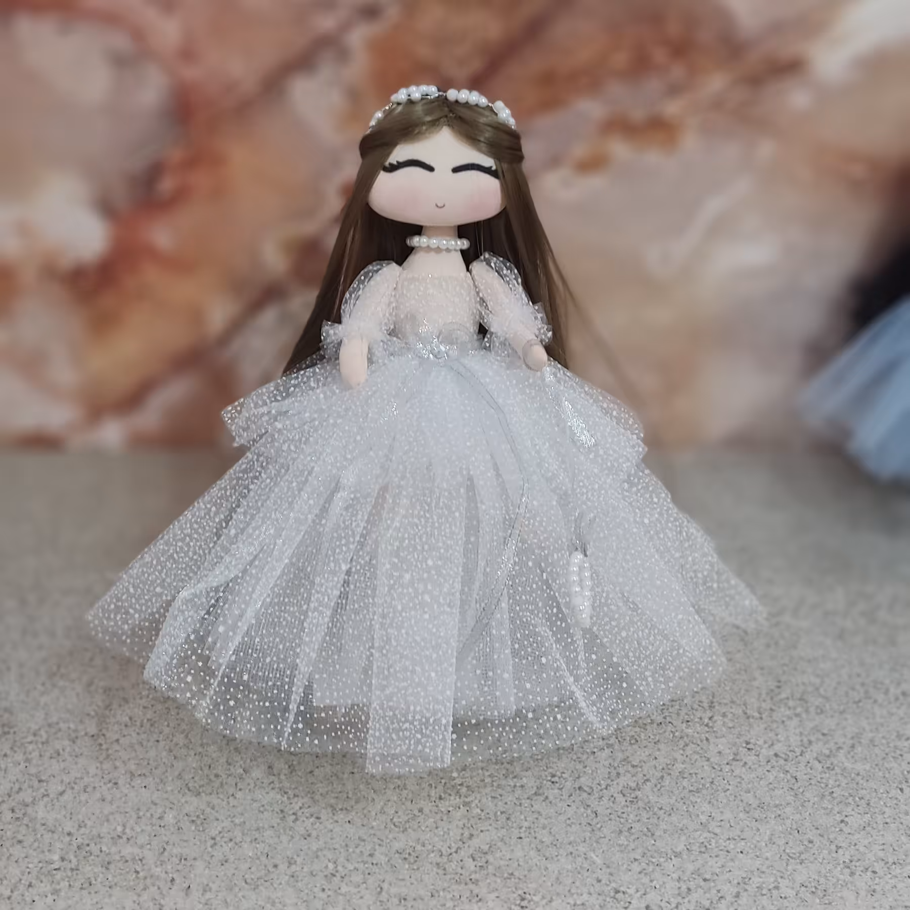 عروسک تیلدا .از جنس پارچه و کاملا دستساز.حدود 35 سانت.