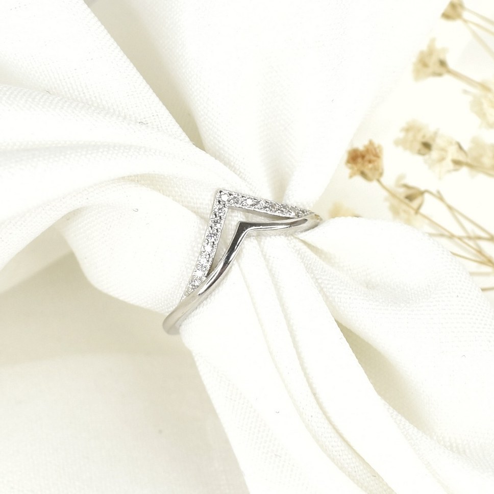 انگشتر نقره طرح هفتی عیار925 کد8468