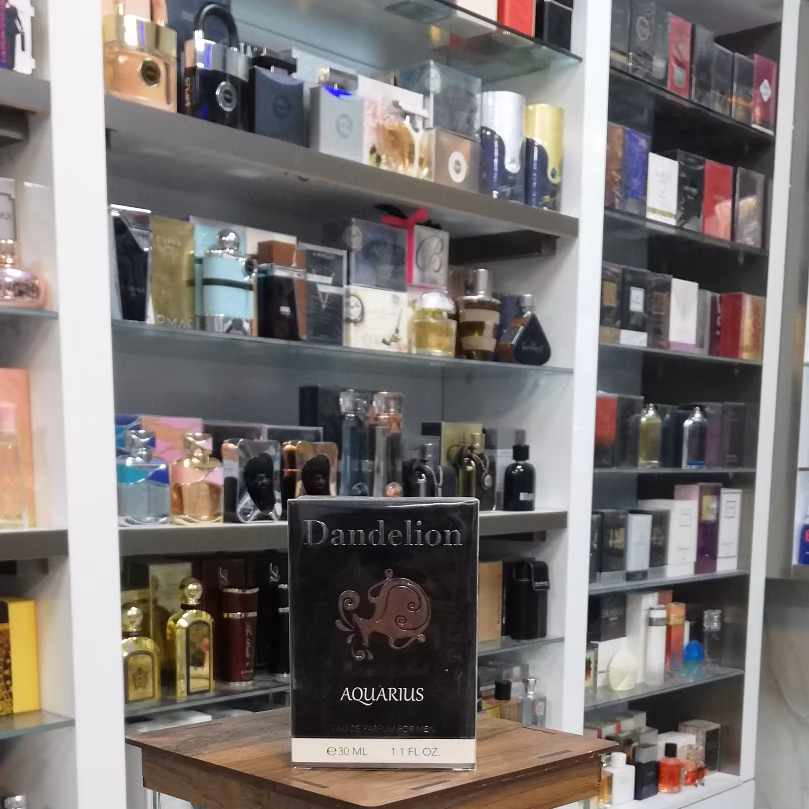 عطر جیبی مردانه ماه بهمن مدل Aquarius دندلیون 30 میل


