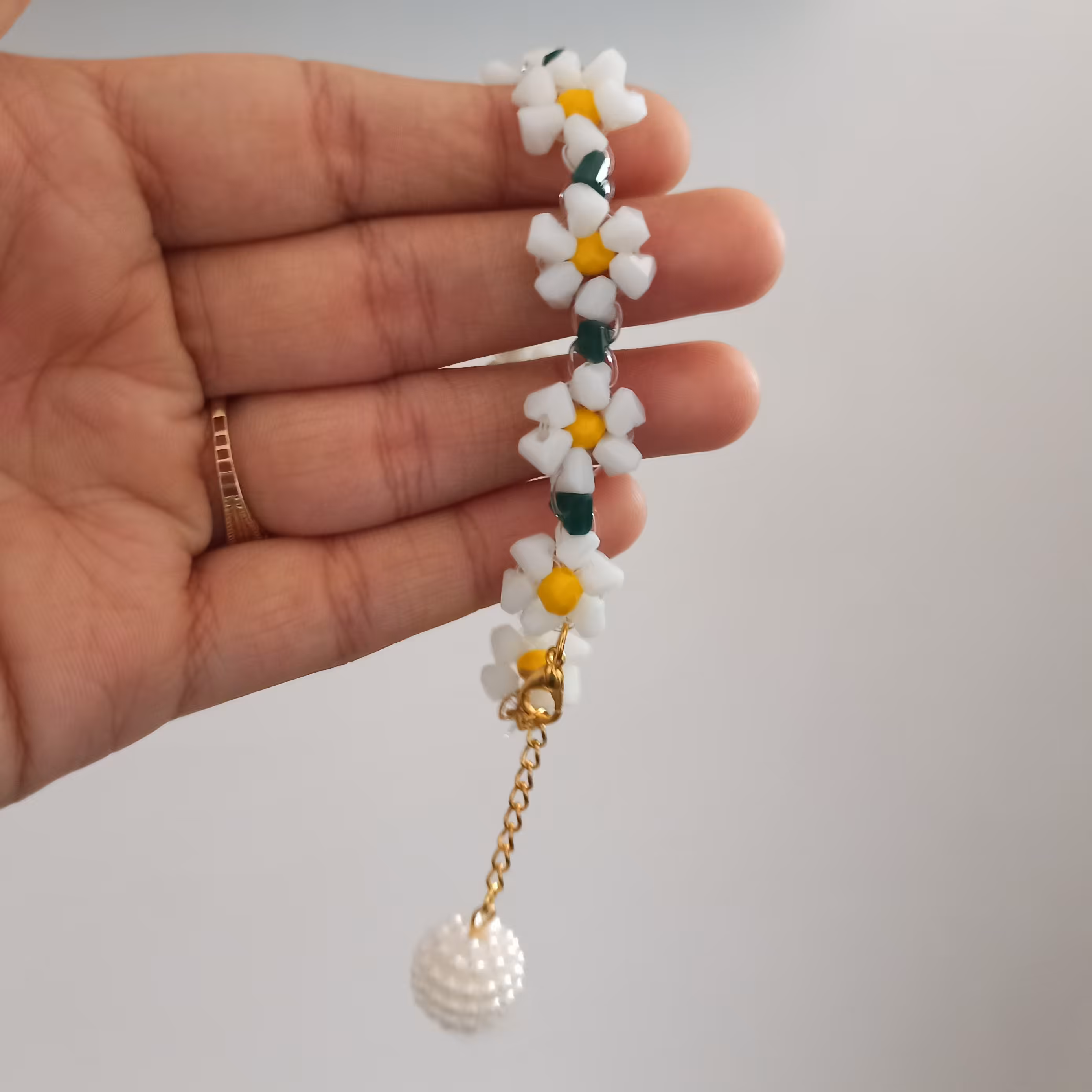 دستبند مروارید کریستال بابونه