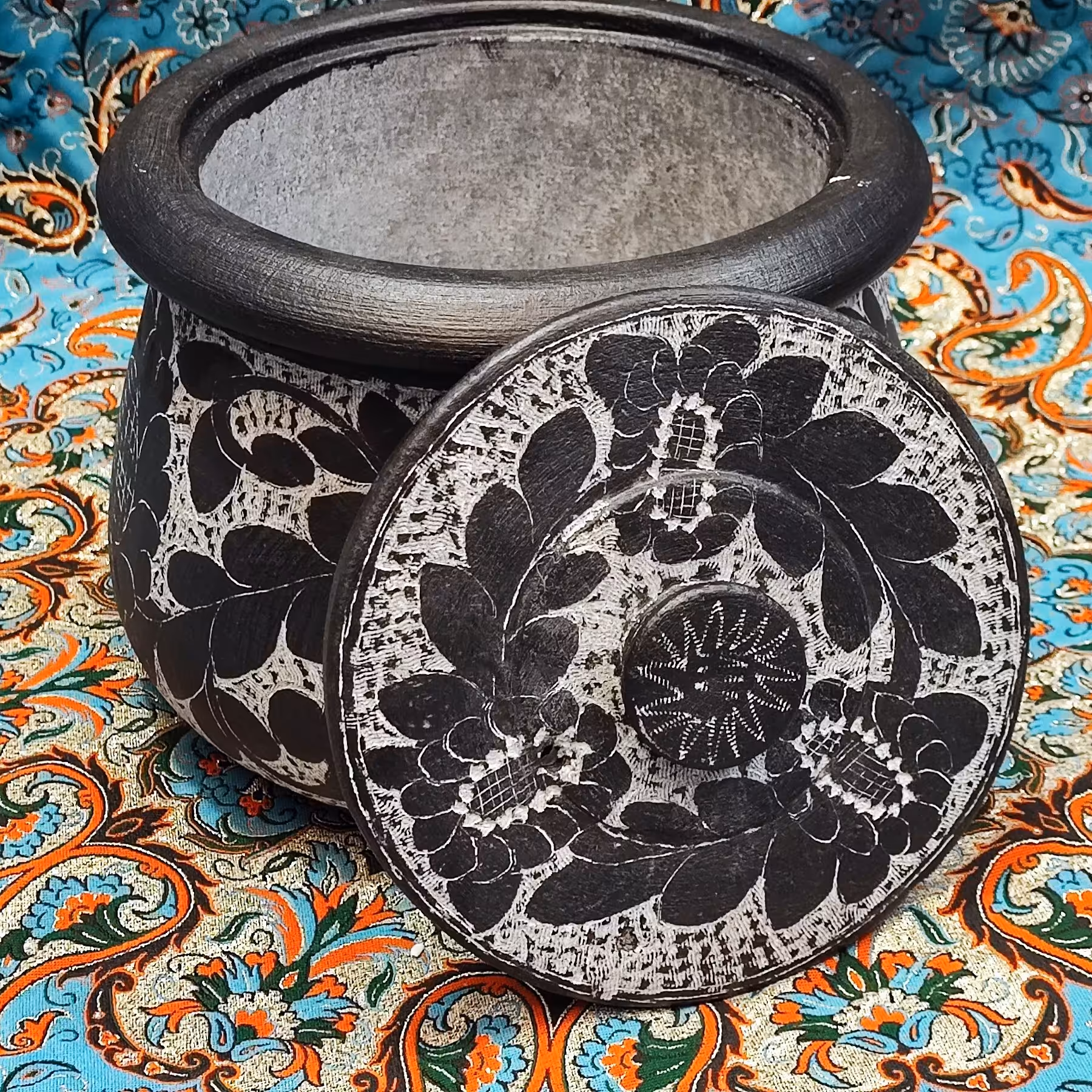 دیگ سنگی 9 نفره قلم زنی شده با قابلیت شستشو و پخت و پز 