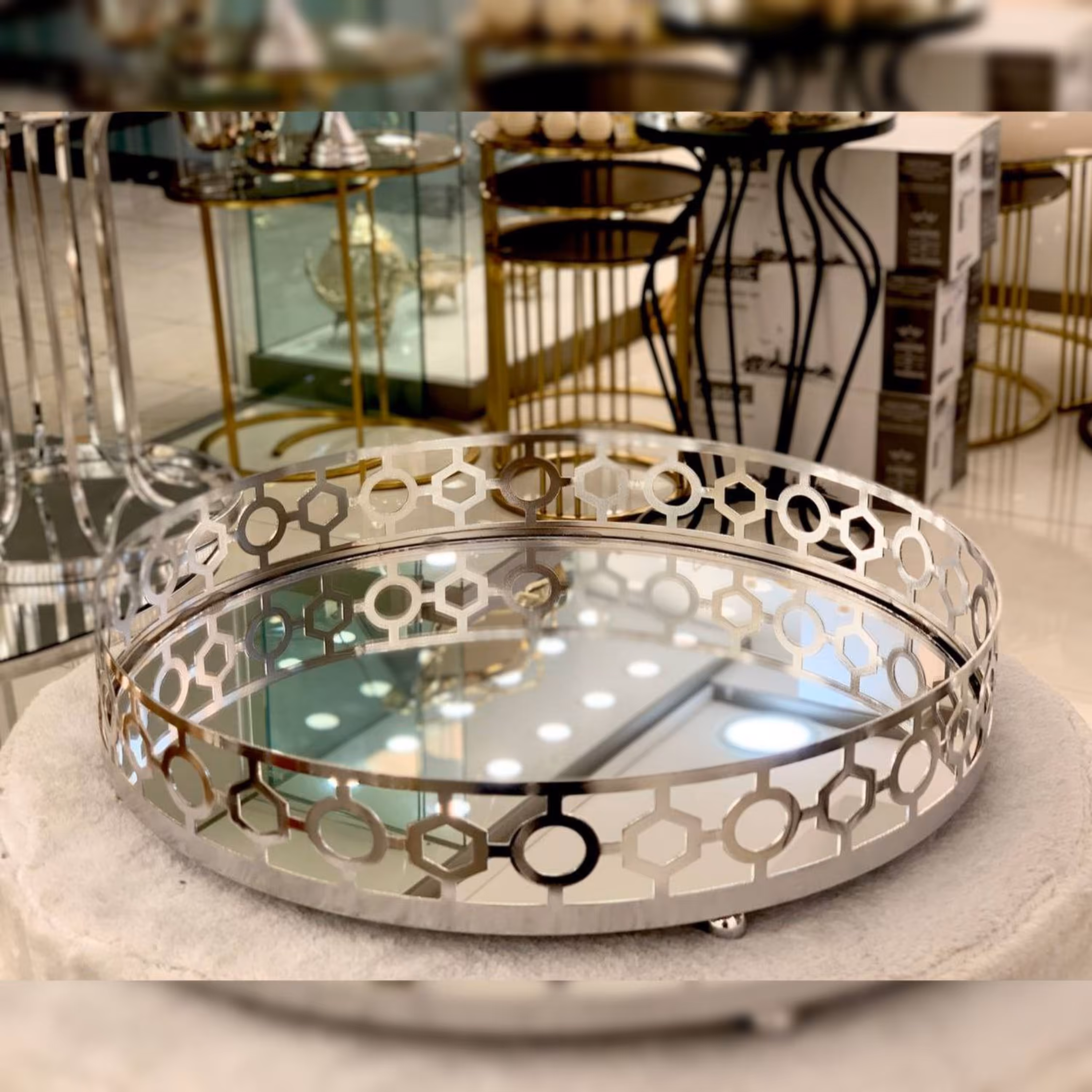 سینی کف آینه ای  گرد 31 سانت سیلور رنگ ثابت 