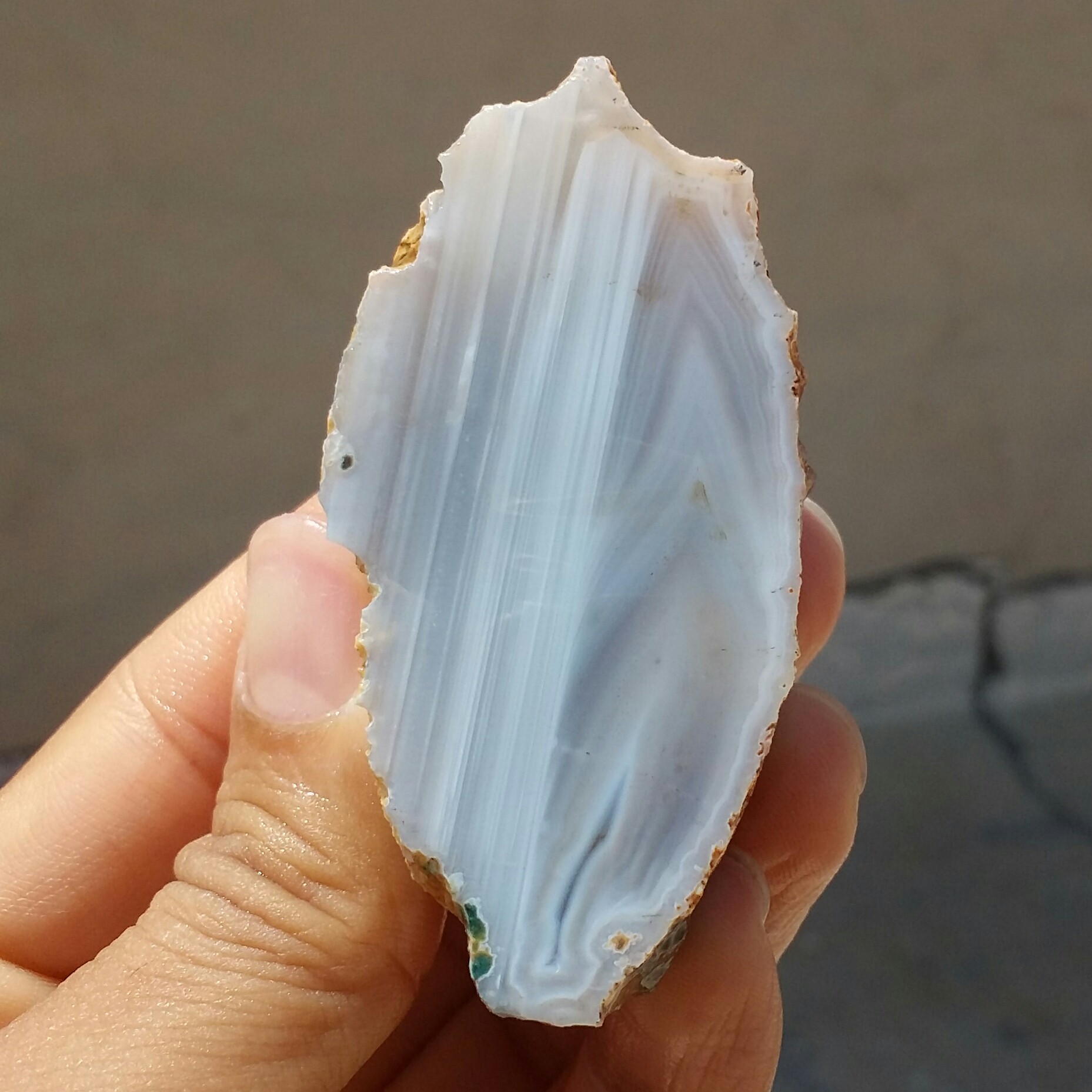 اسلایس سنگ راف عقیق سلیمانی سه بعدی خطی منظم مصور صد در صد طبیعی با قابلیت ساخت چند اسلایس و نگین
 کد 11513