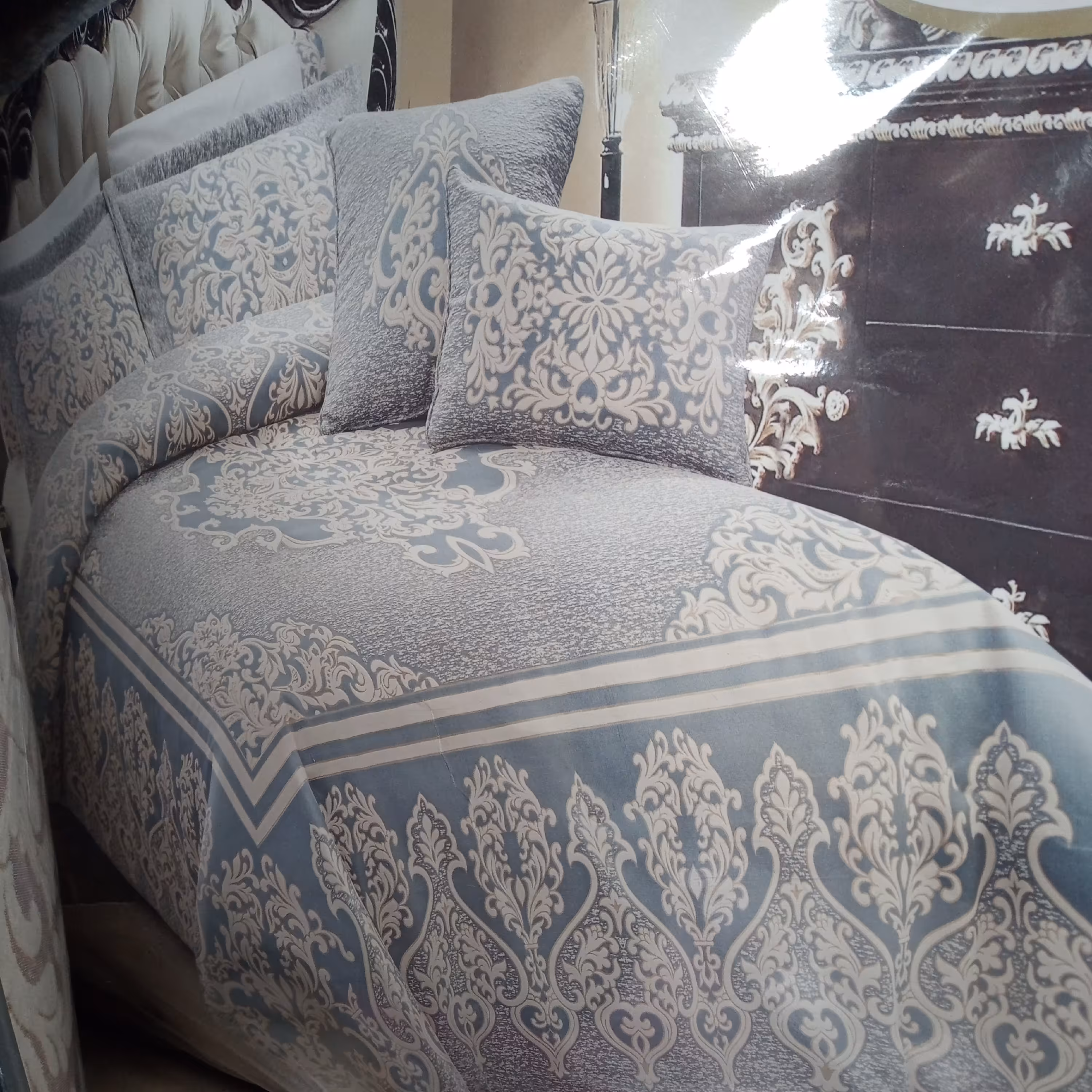 روتختی مخمل لاویتا وارداتی دونفره 8 تیکه....