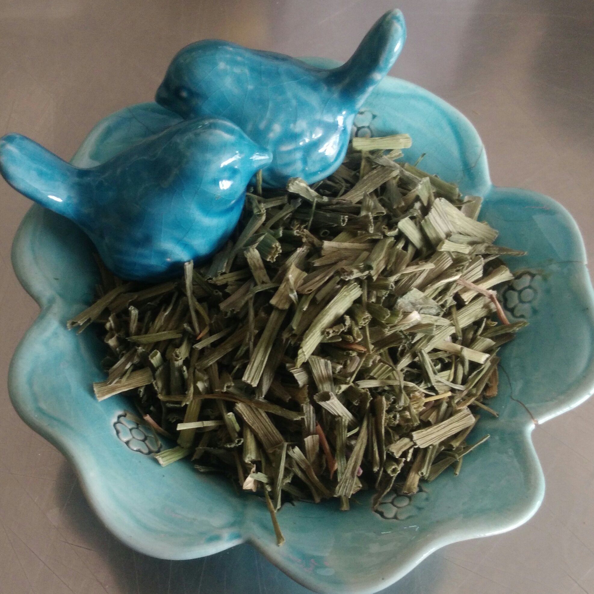 برگ سیر کوهی یا مرگ سیر یا سیر مرغی دهاتی مخصوص طعم داغ و کوکوسبزی و خاگینه دارای طبعی گرم