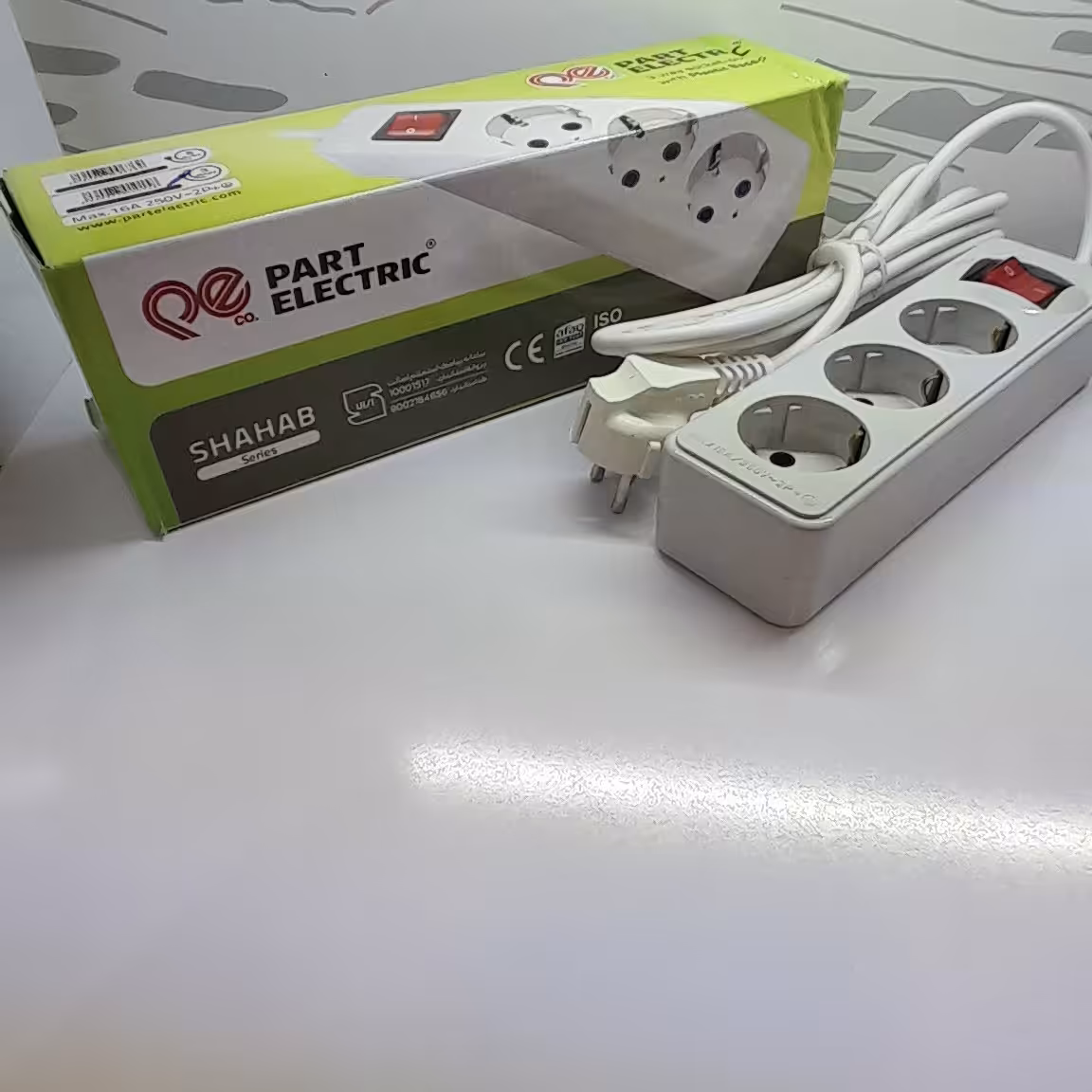 سراهی آرت داره مدل شهاب سیم 1.8 متری 3 شاخه برند پارت