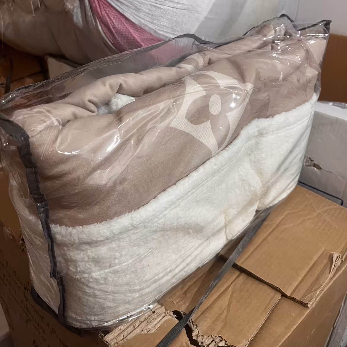 پتو یکنفره گوسفندی رنگ کرم سایز 160 در 220