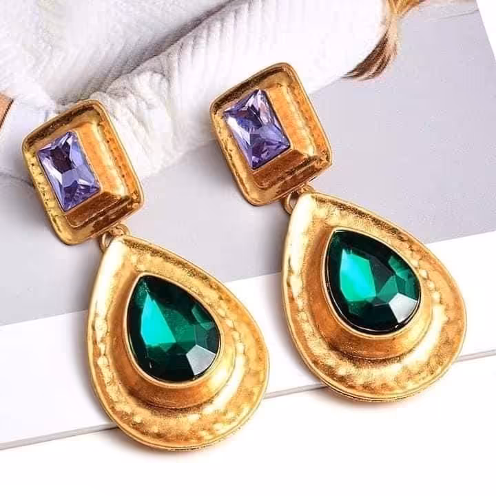 گوشواره مجلسی نگین دار گوشواره اشکی سبز و قرمز