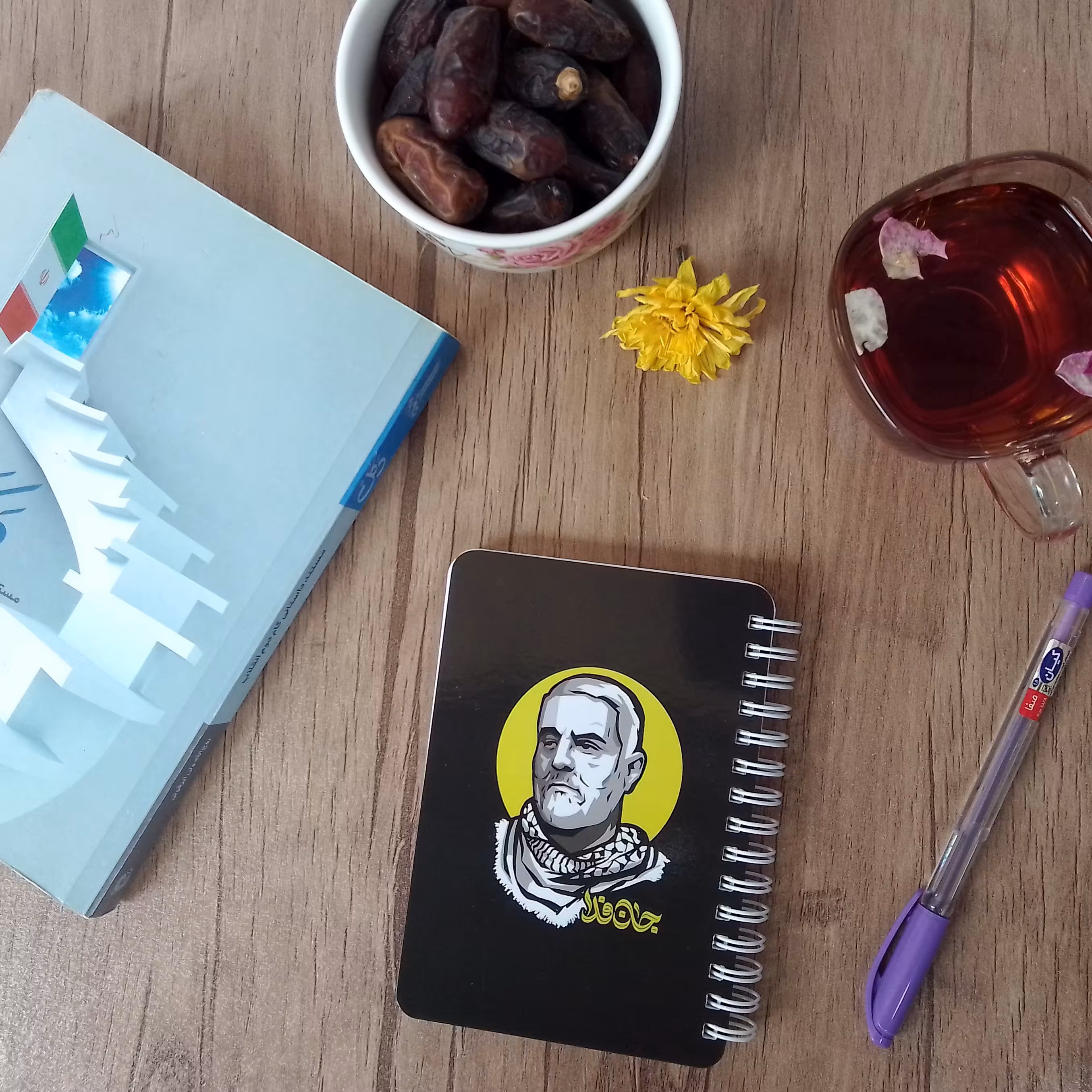 دفترچه یادداشت  10 در 14 سانت 100 برگ جلد گلاسه 300 گرم طرح حاج قاسم رنگ مشکی