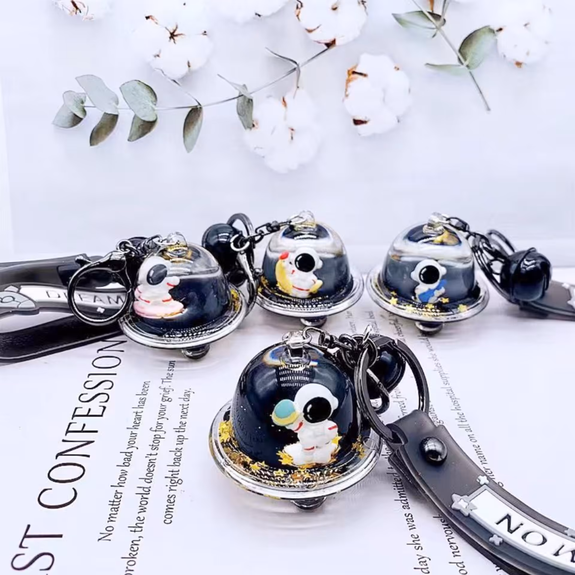 جاکلیدی آکواریومی فضانورد هدیه و کادویی خاص - طرح سفینه