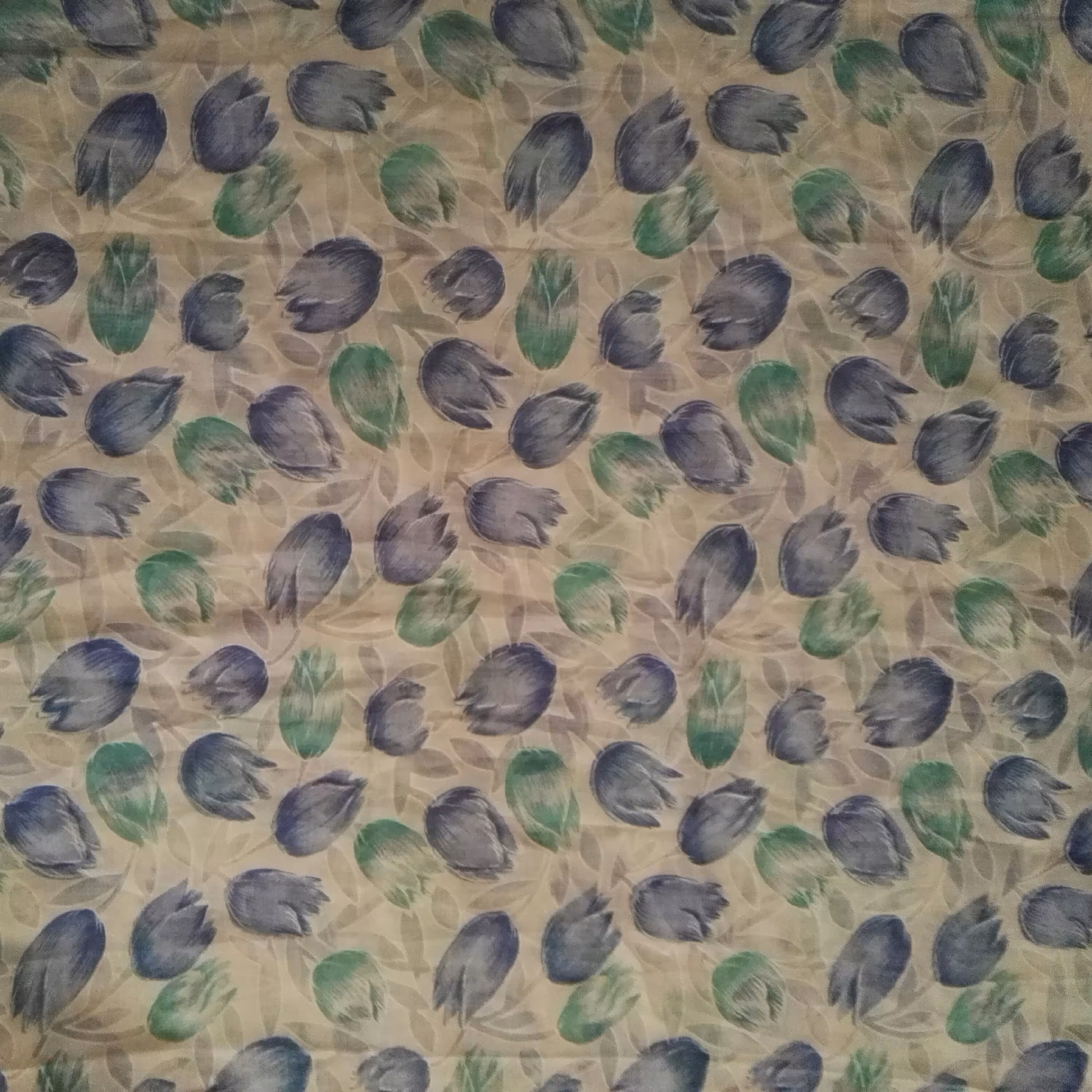 پارچه نخی خارجی گل لاله🌷🍃
 زمینه سفیدگلدار سبزوآبی 
موجودی 1/15 باعرض1/15 هست👌