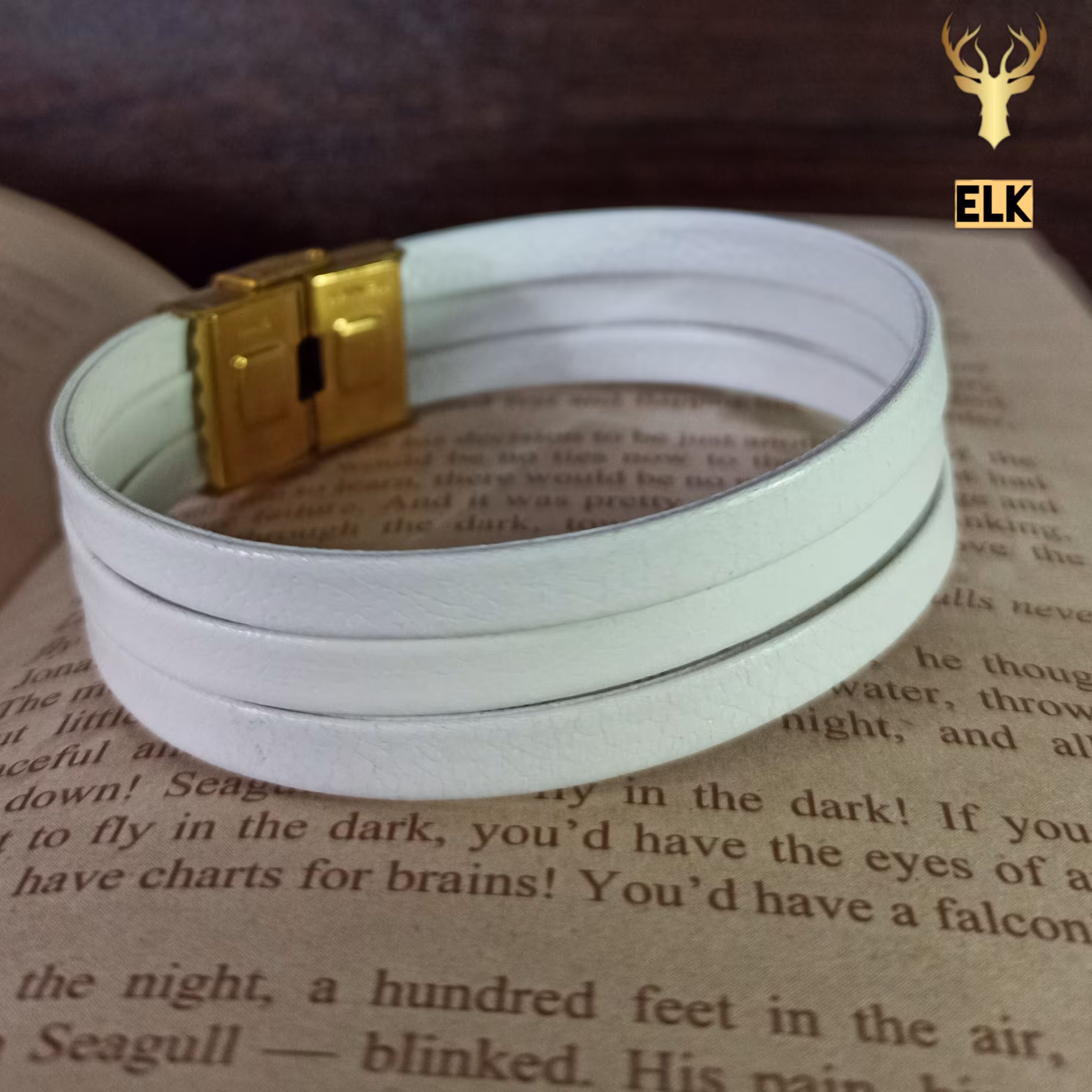 دستبند چرم طبیعی مدل E310 سفید (ارسال رایگان با جعبه چوبی)