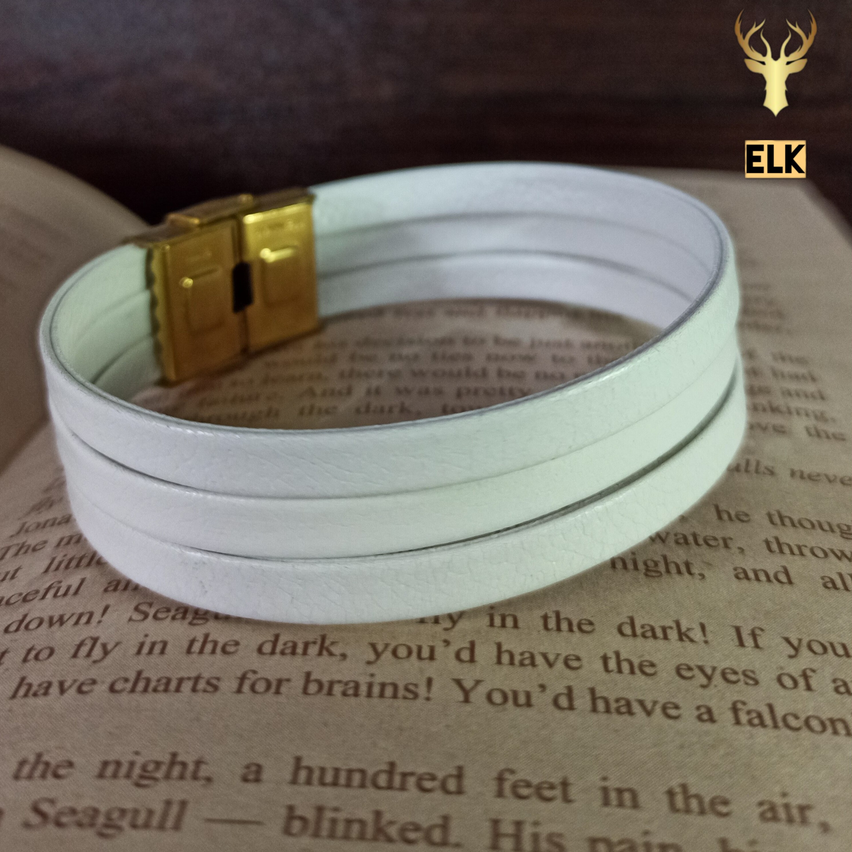 دستبند چرم طبیعی مدل E310 سفید (ارسال رایگان با جعبه چوبی)