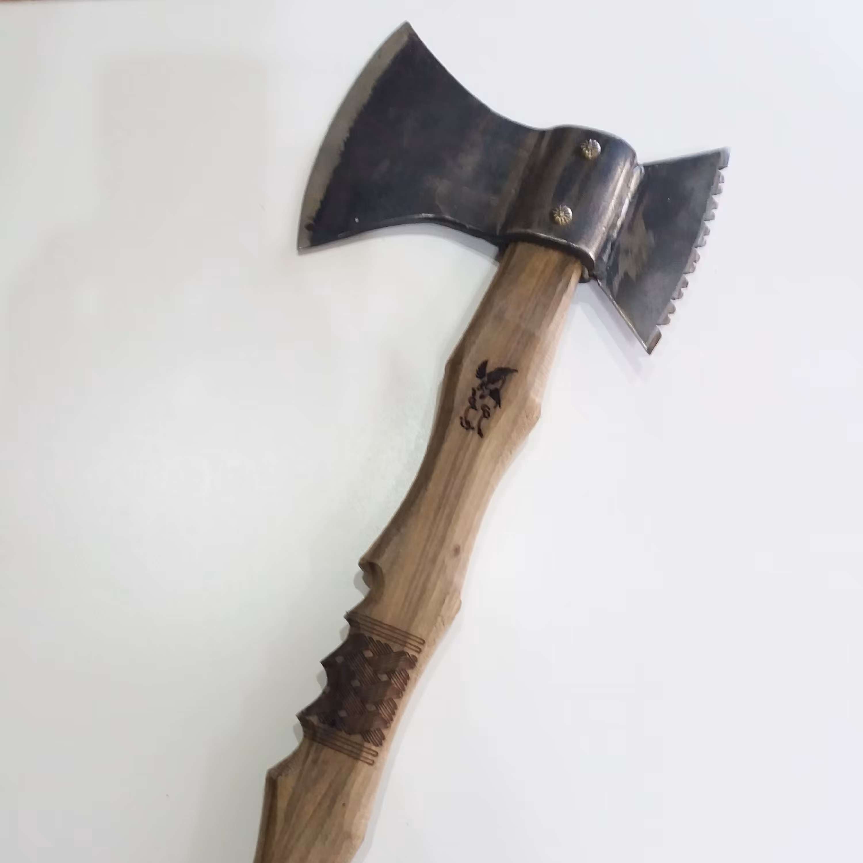 تبر دسته چوبی دولبه کاربردی وخوش فرم 