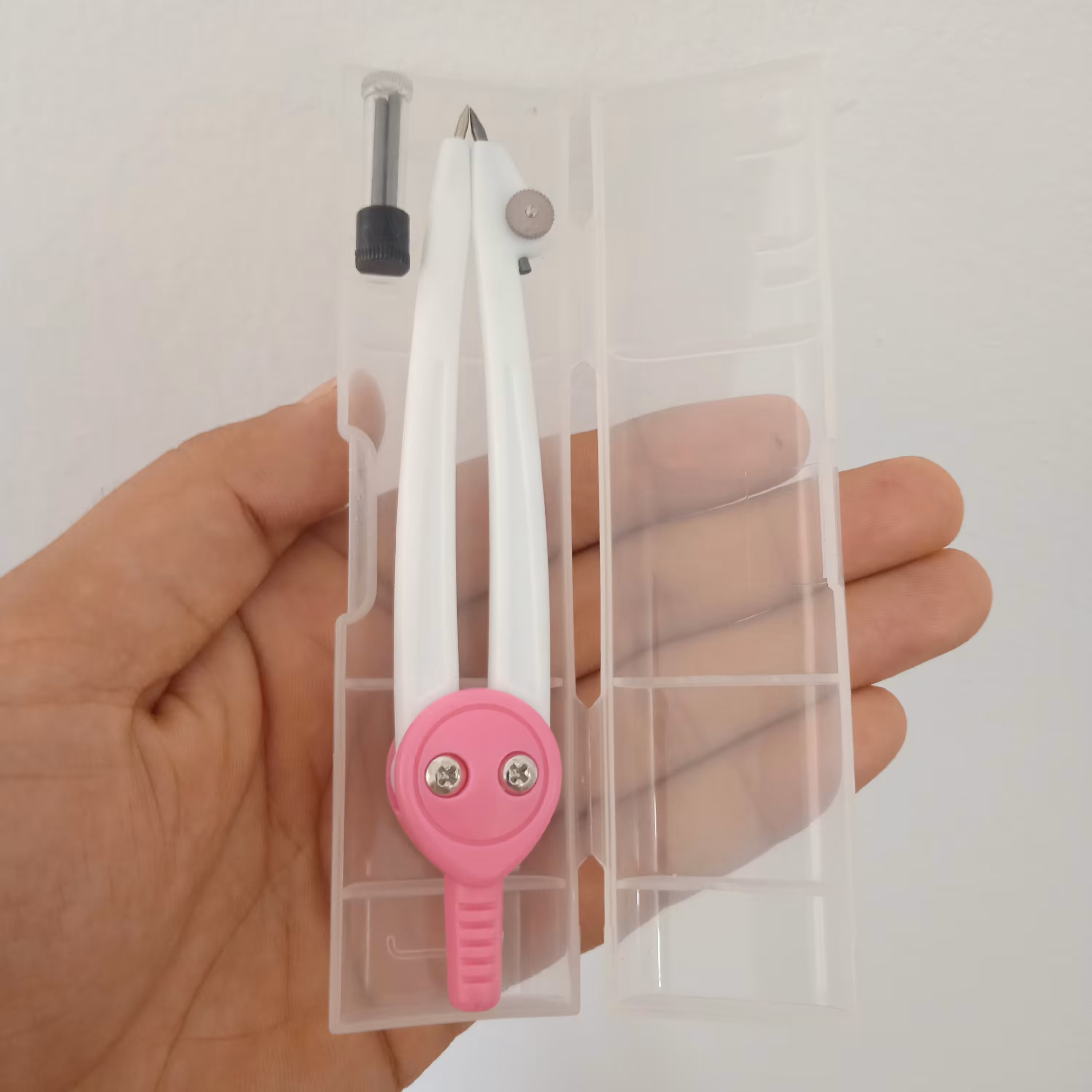 پرگار نوکی به همراه نوک اضافی