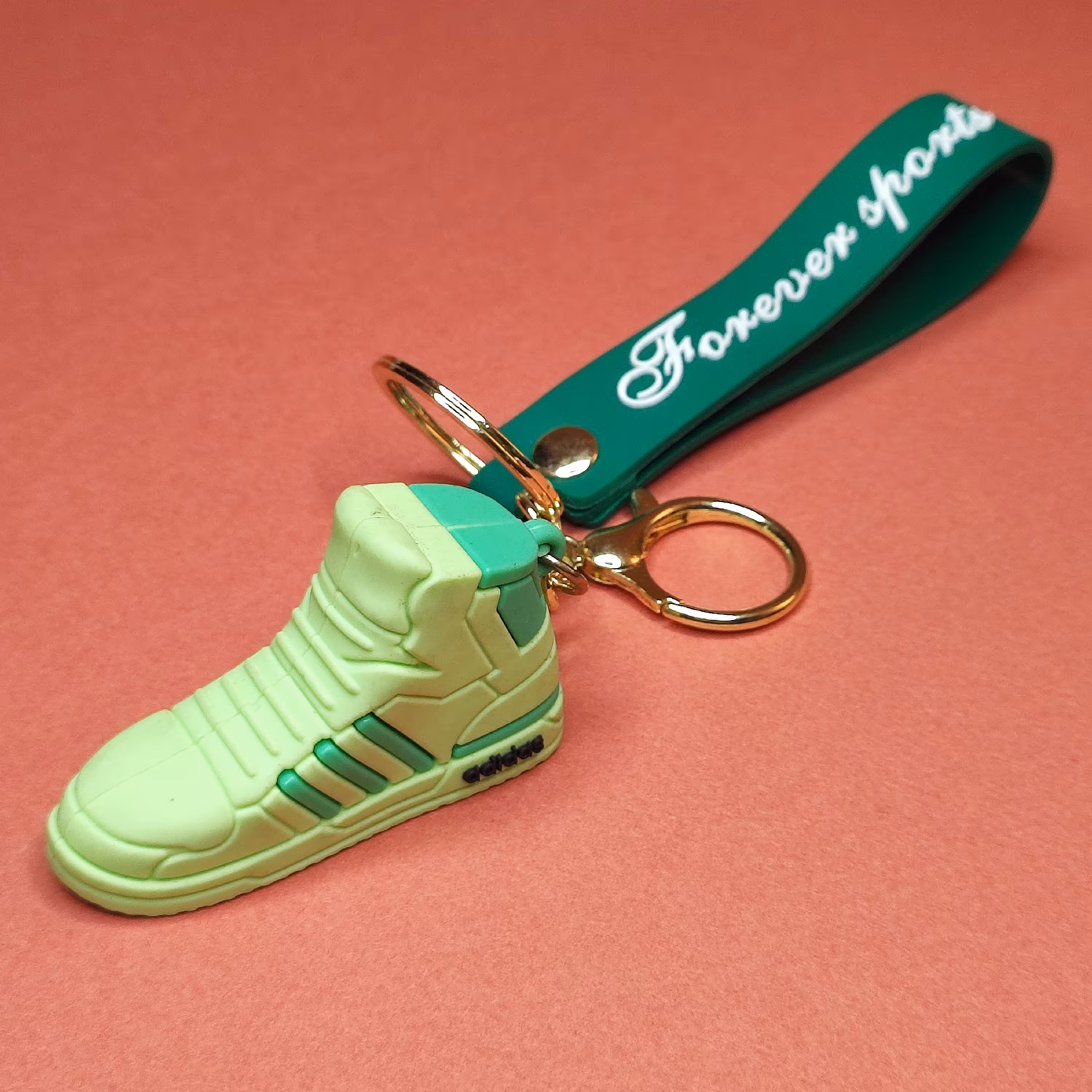 جاکلیدی سیلیکونی مدل کفش آدیداس ساقدار