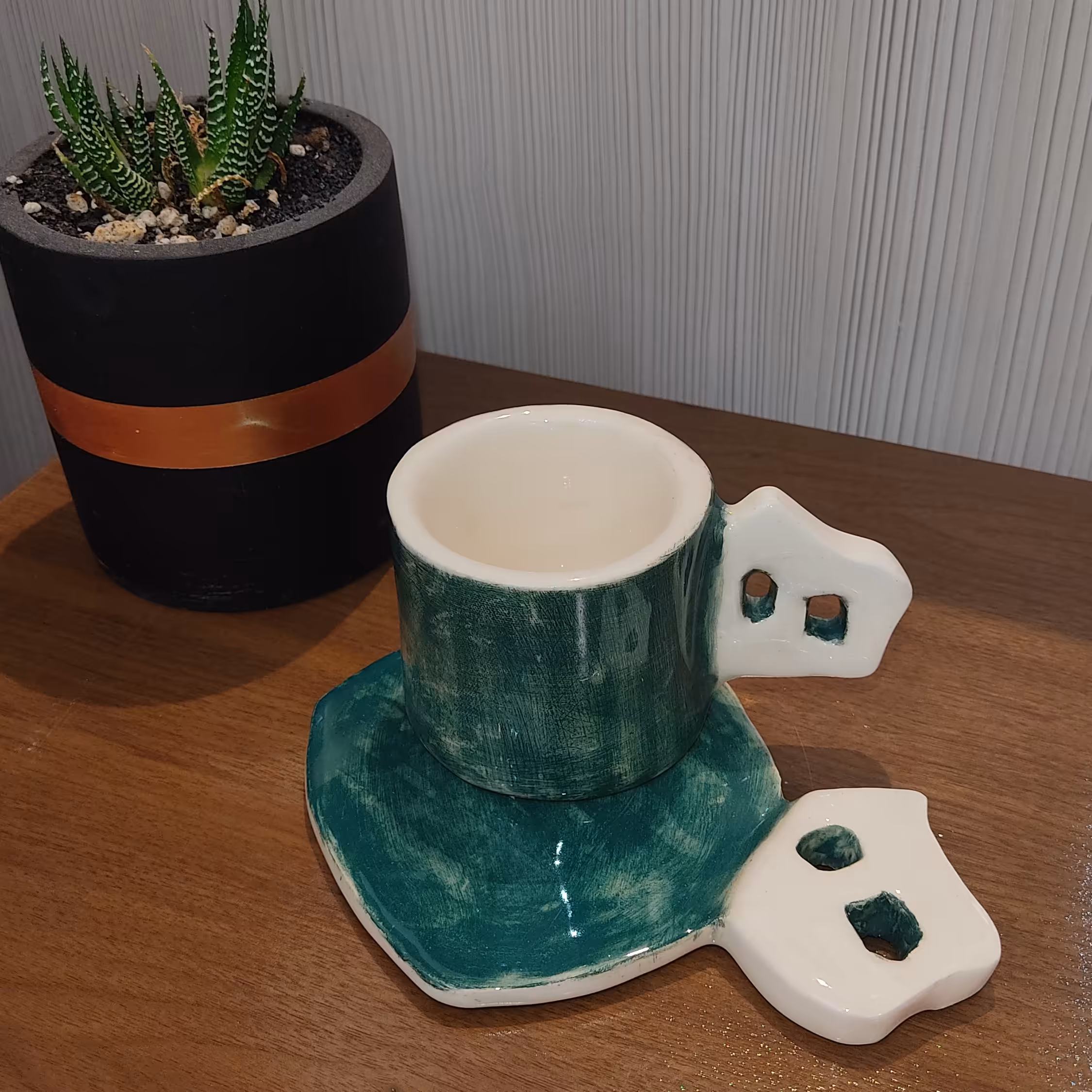 نیم ماگ و زیرلیوانی سرامیکی ه