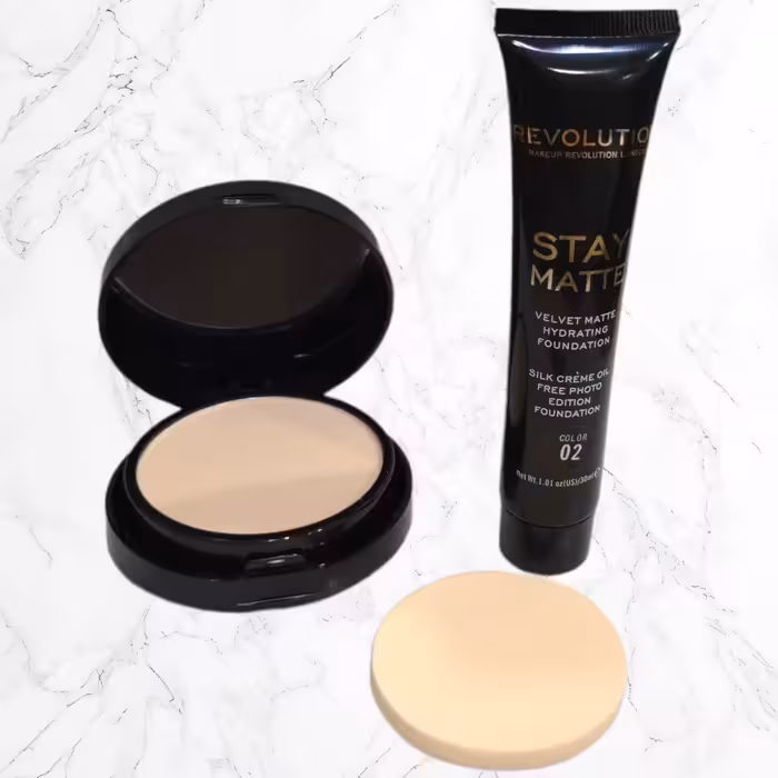 ست پنکیک و کرم پودر برند رولوشن.شامل  کرمپودر  30 میل به همراه پنکیک 12گرمی پددار . بسیار مقرون به صرفه موجوددر شماره1و2