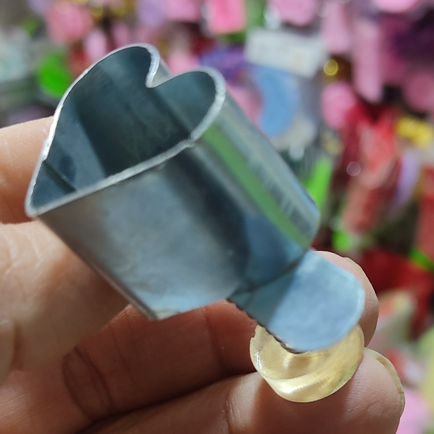 کاتر قلب نخودچی فشاری فلزی ارتفاع 2 سانت کاتر فشاری قلب نخودچی فلزی کاتر فنری 