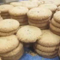 کلوچه کاشان با روغن نباتی 1 کیلویی تر و تازه شیرینی سرای قصر کاشان