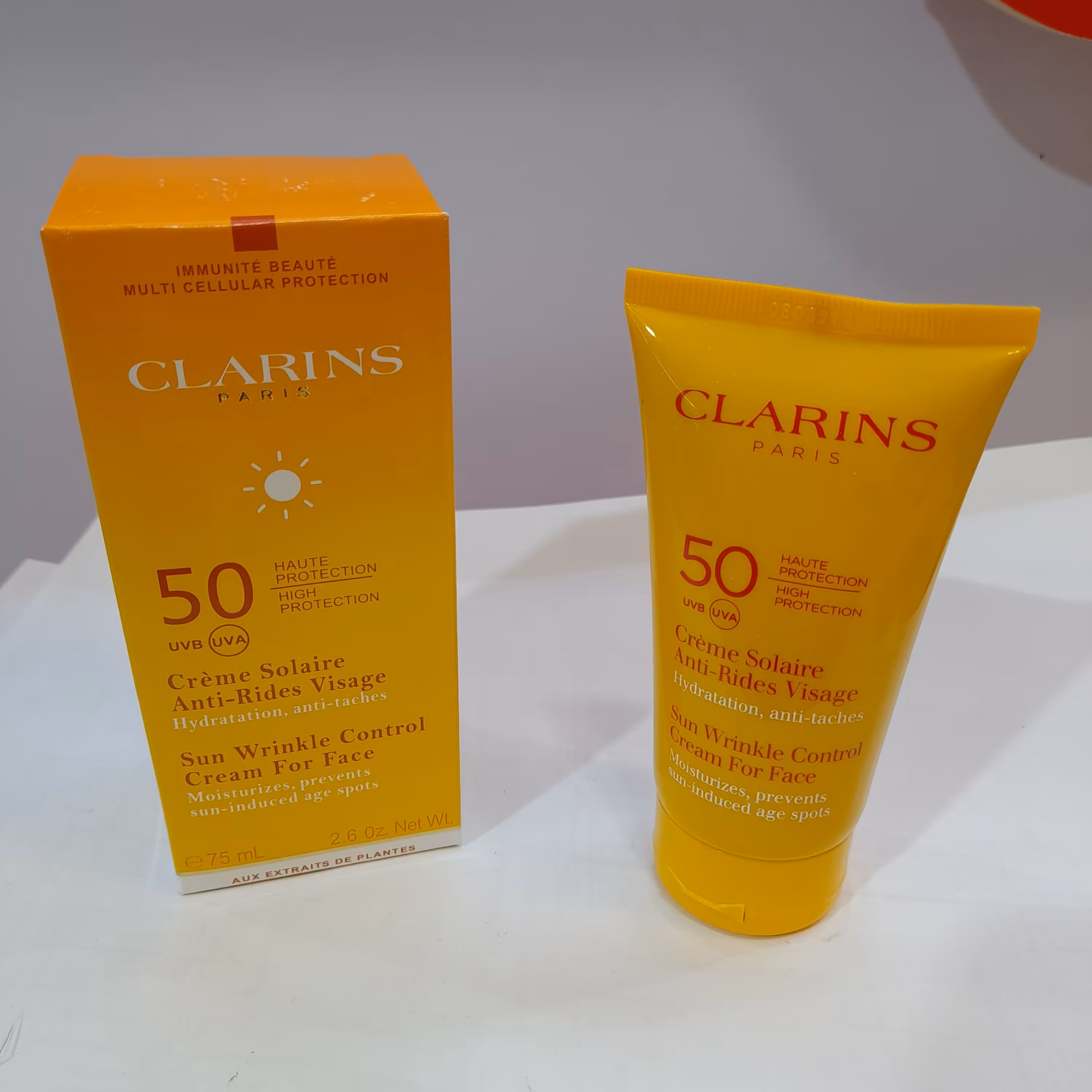 کرم ضد افتاب رنگی کالارنس پاریس S P F 50