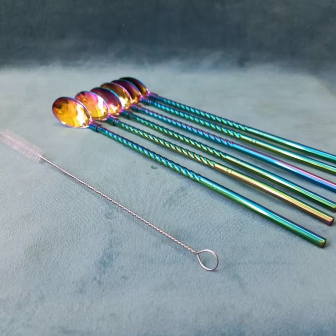 قاشق و نی شربت خوری هلوگرامی