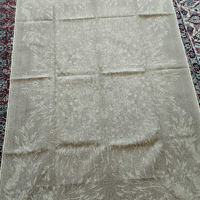 زیرسفره تمام نخ وارداتی، سه متری دوروی روسی، قابل شستشو با ماشین و رنگ ثابت