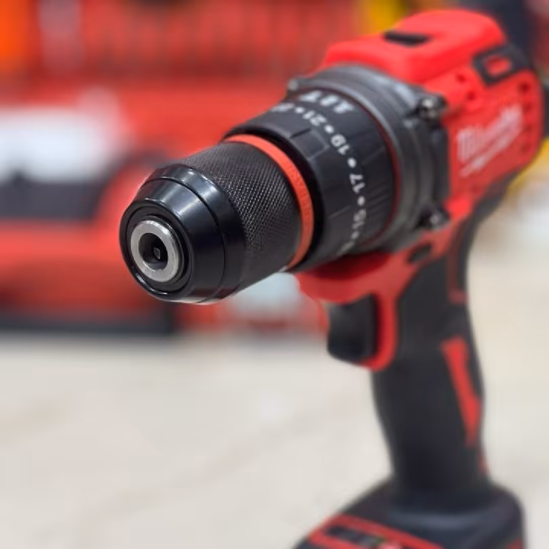 دریل شارژی
 مارک میلواکی 
موتور براشلس
مشخصات فنی
نوع موتور براشلس و زغالی