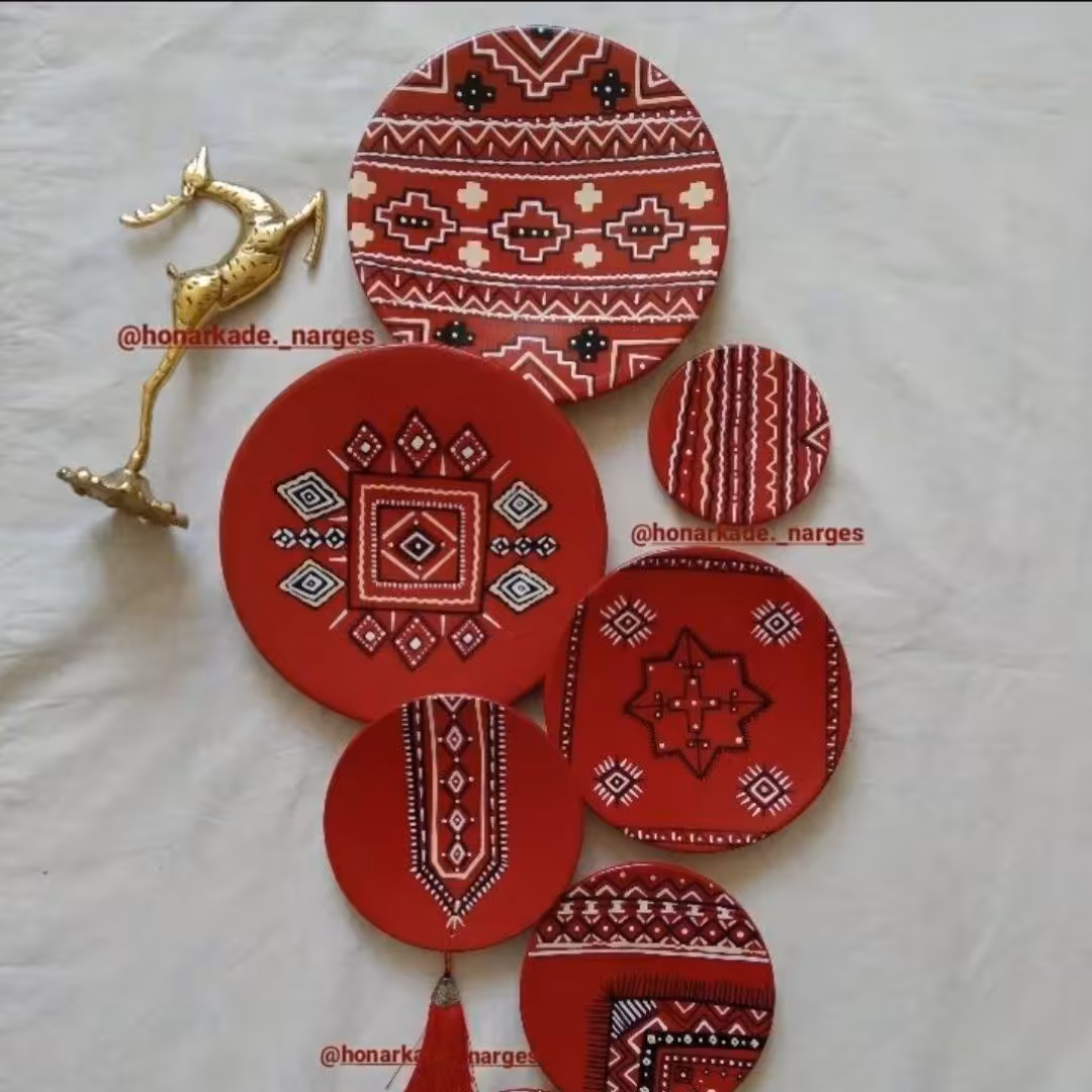 یه ست دیوارکوب  سنتی خوشکل واسه سنتی پسندا بسیارجذاب وخاص برای دیزاین منزل ویا هدیه به عزیزانتون بدون منگوله میباشد