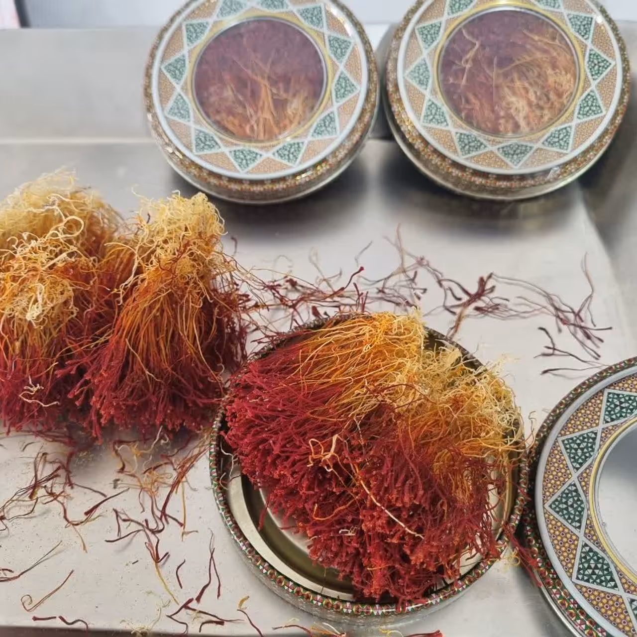 زعفران دسته ، دختر پیچ (1مثقالی)