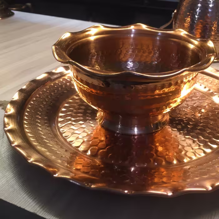 پیاله و بشقاب پذیرایی