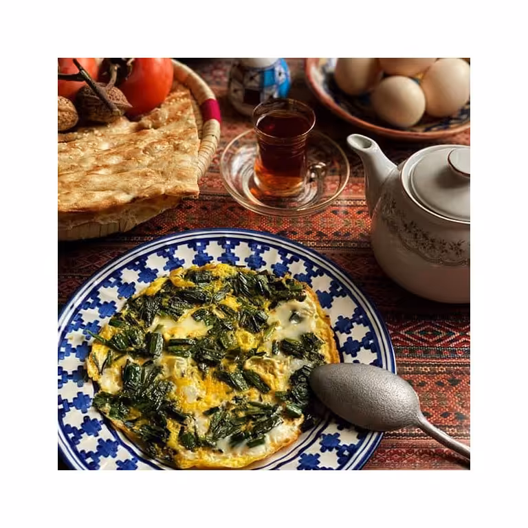 تخم مرغ به همراه تره کوهی 