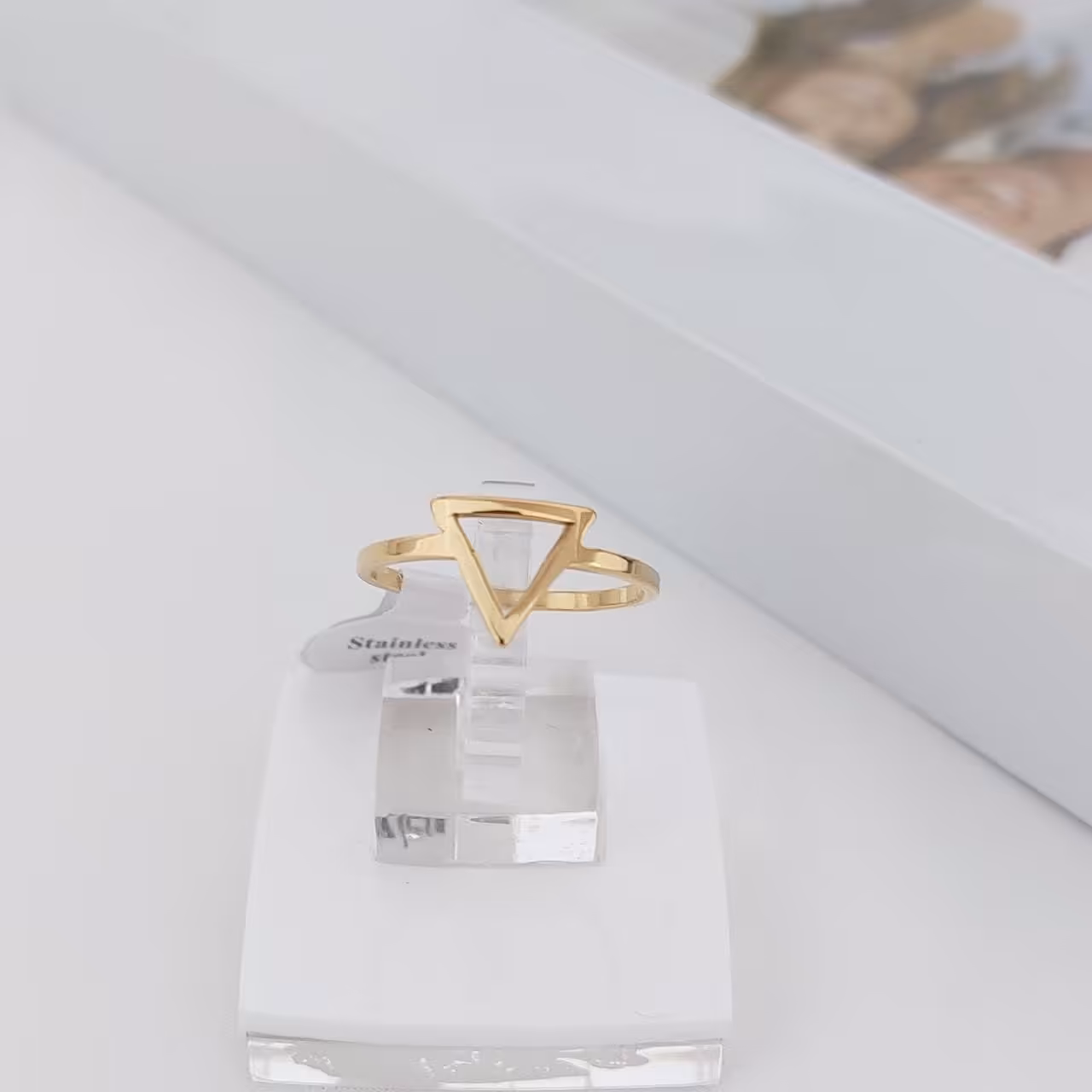 انگشتر مینیمال کد11043طرح طلا.استاینلس استیل.با آبکاری طلا.ضد حساسیت.رنگ ثابت.سایزبندی 6و7و8و9 موجوده