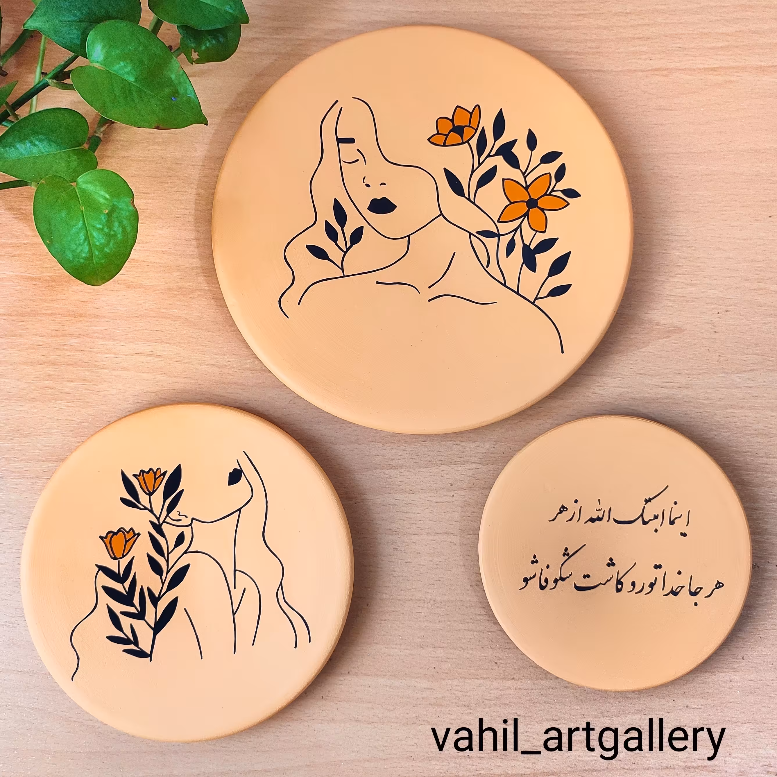 تابلو دیوارکوب سفالی دخترانه مینیمال لاین ارت رنگ نود ست سه عددی