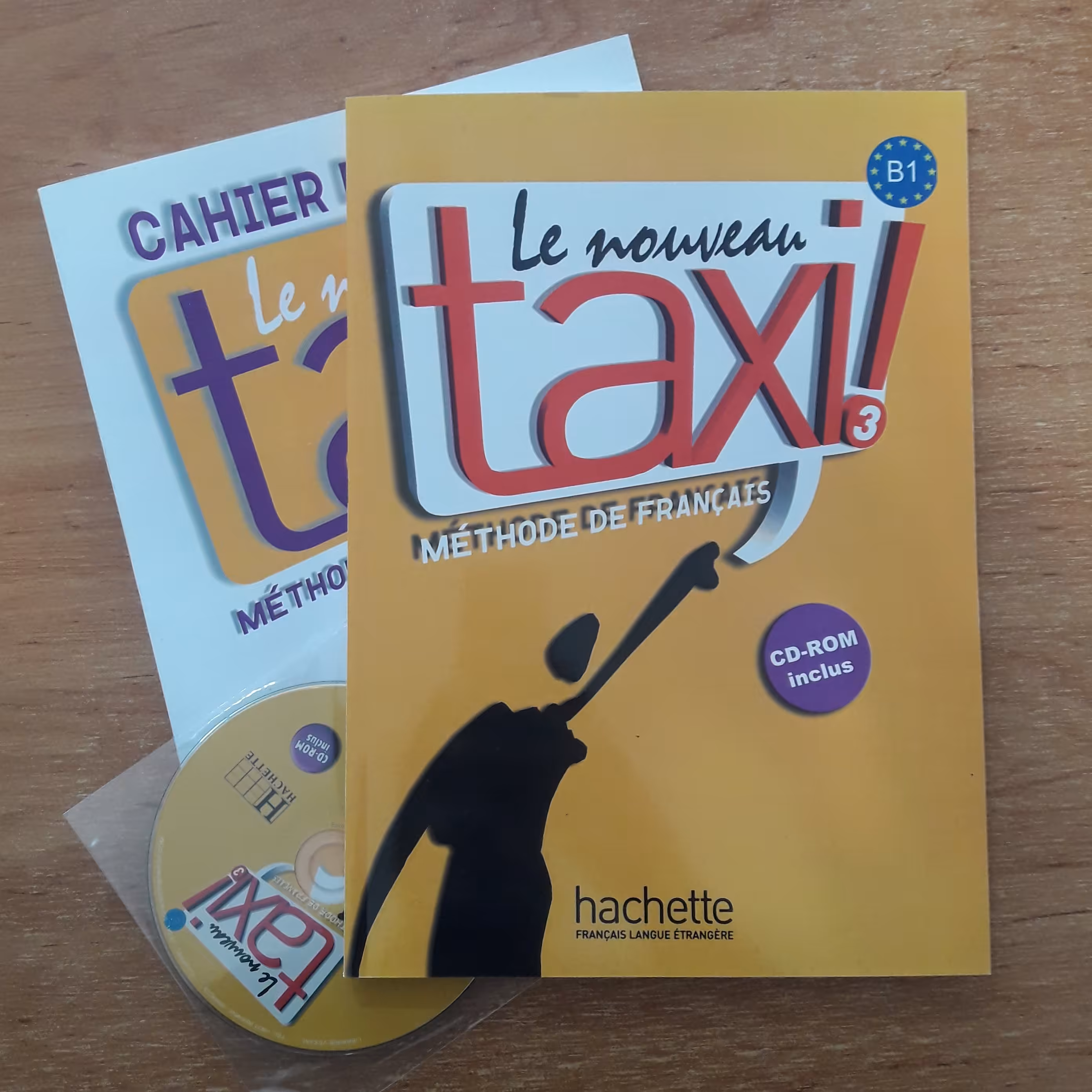 کتاب فرانسه تکسی 3 le nouveau taxi به همراه کتاب کار و DVD