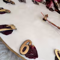 ساعت رزینی سفید رنگ 30در30 قطر 2 