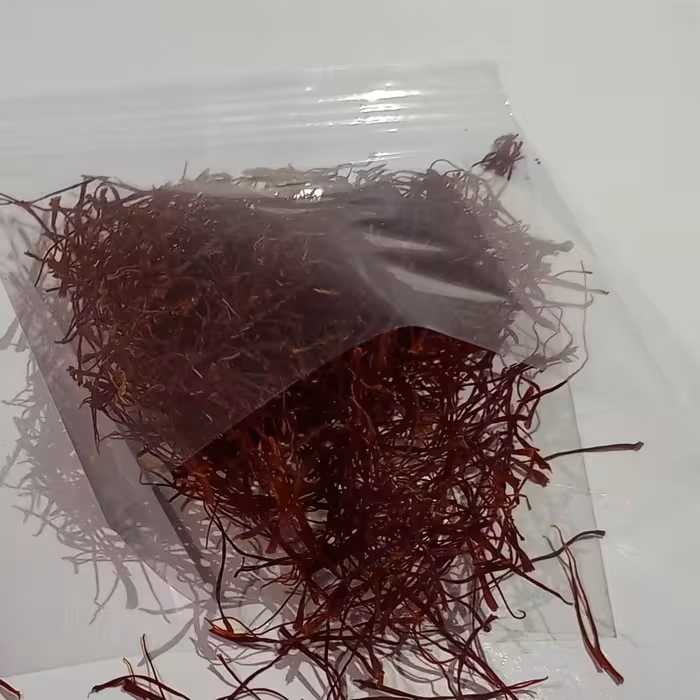 زعفران نیم مثقالی با عطر و رنگ بی نظیر خرید مستقیم از کشاورز