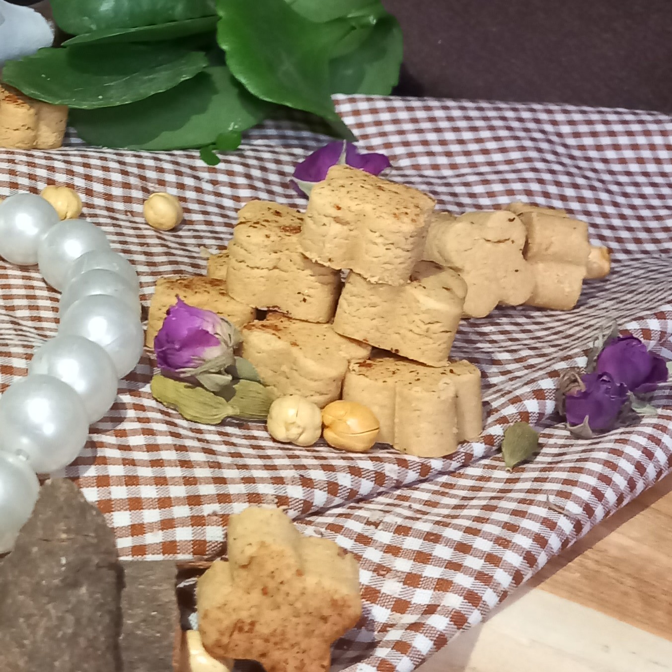 شیرینی نخودچی خانگی ویژه 250 گرم