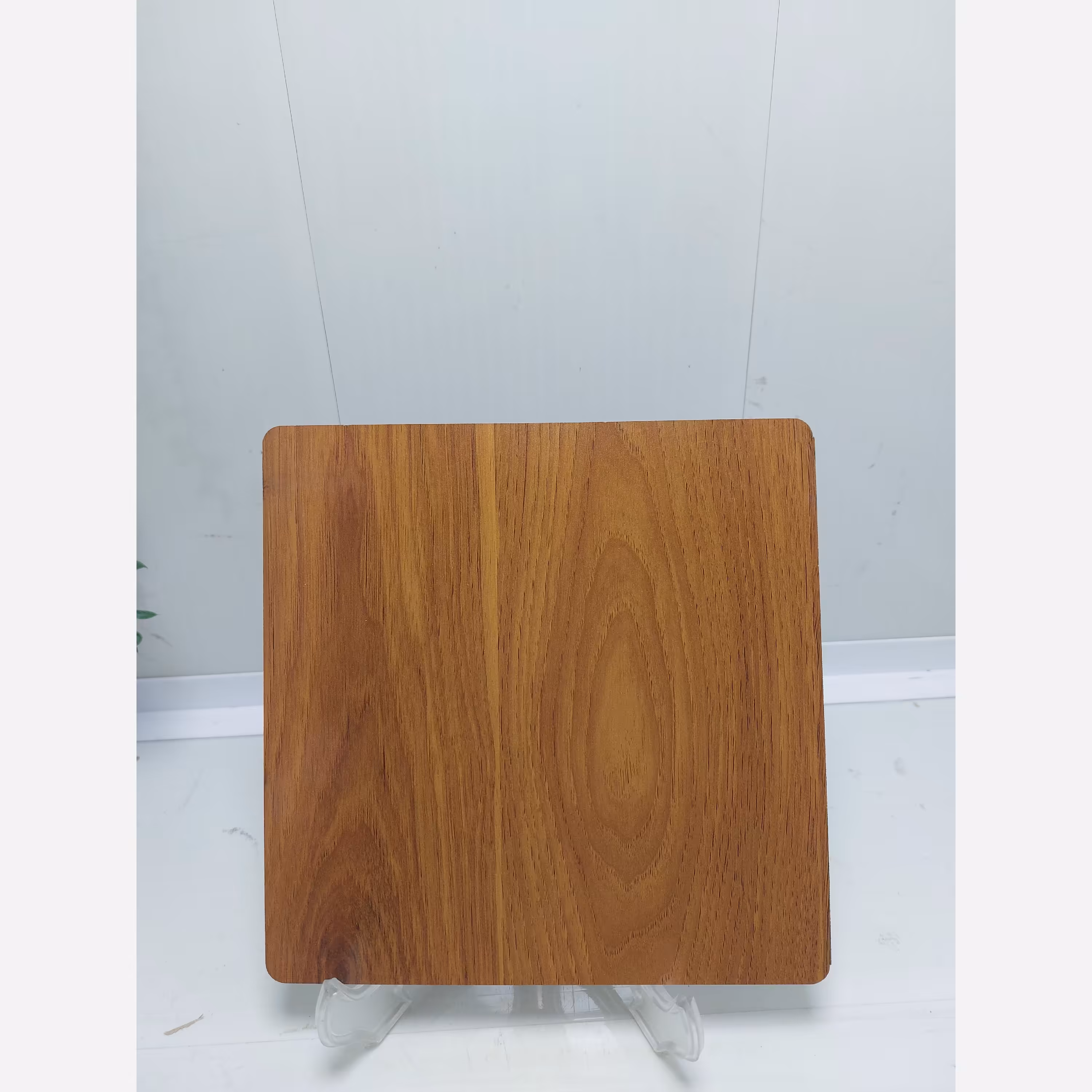 زیر قابلمه یا زیر دیگی چوبی طرح سنتی در پلاسکو دهقان