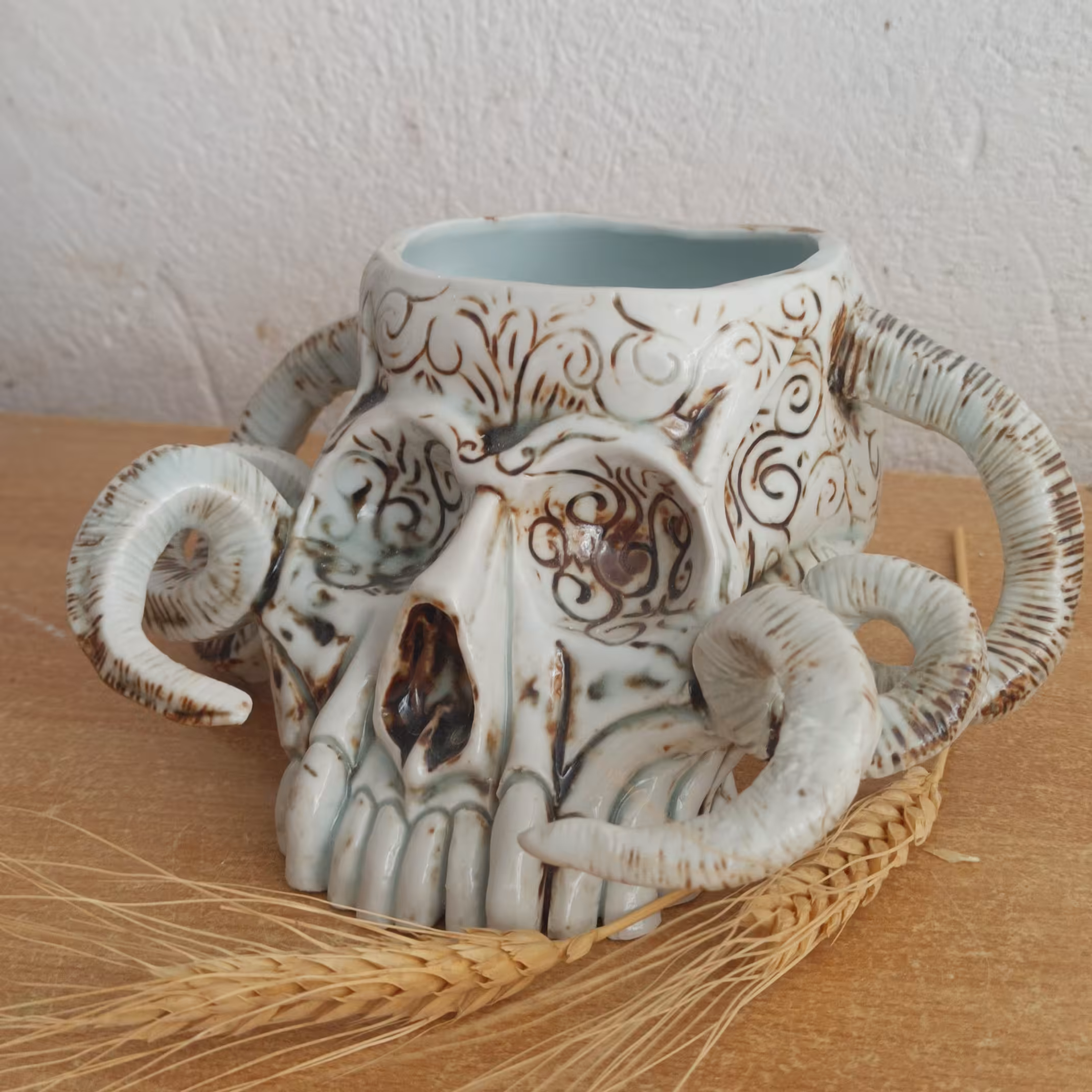 ماگ سرامیکی دستساز شاخ گاوی