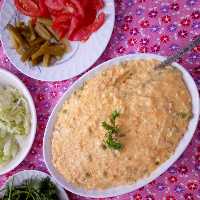 سالاد الویه خانگی با مرغ