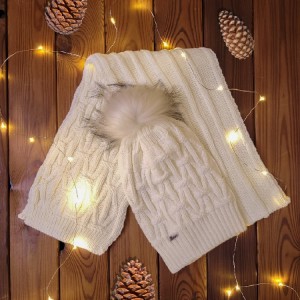 شال و کلاه زنانه پوم دار