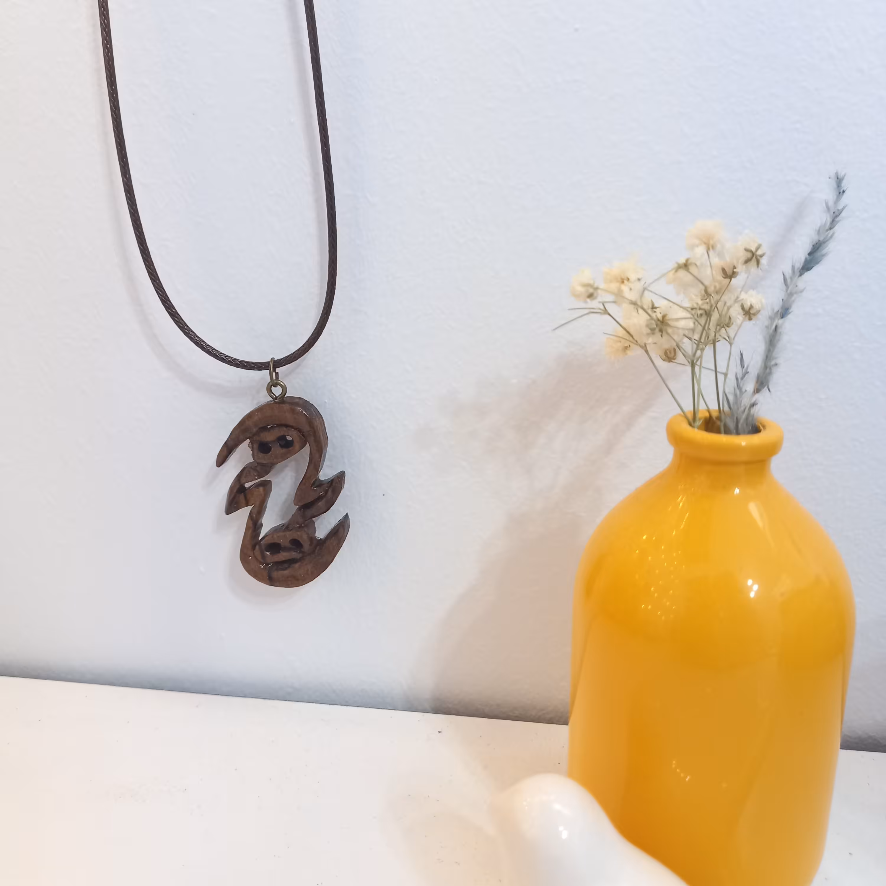 گردنبند چوبی دستساز هیچ 2 چوبی گالری  