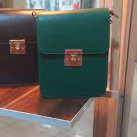 پاسپورتی سایز متوسط 